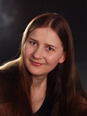 Susanne Langner has a wide repertoire from Baroque to modern, with the emphasis of her activities is currently in the oratorio area. - Langner-Susanne-02
