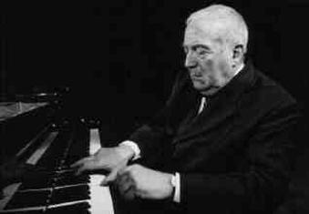 Ciccolini (Piano) - Short Biography [More Photos]