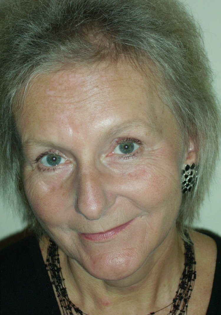 Sally Dunkley (Soprano)