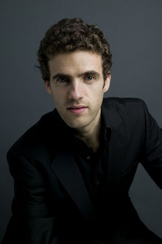 Hugo Oliveira (Bass-Baritone) - Short Biography