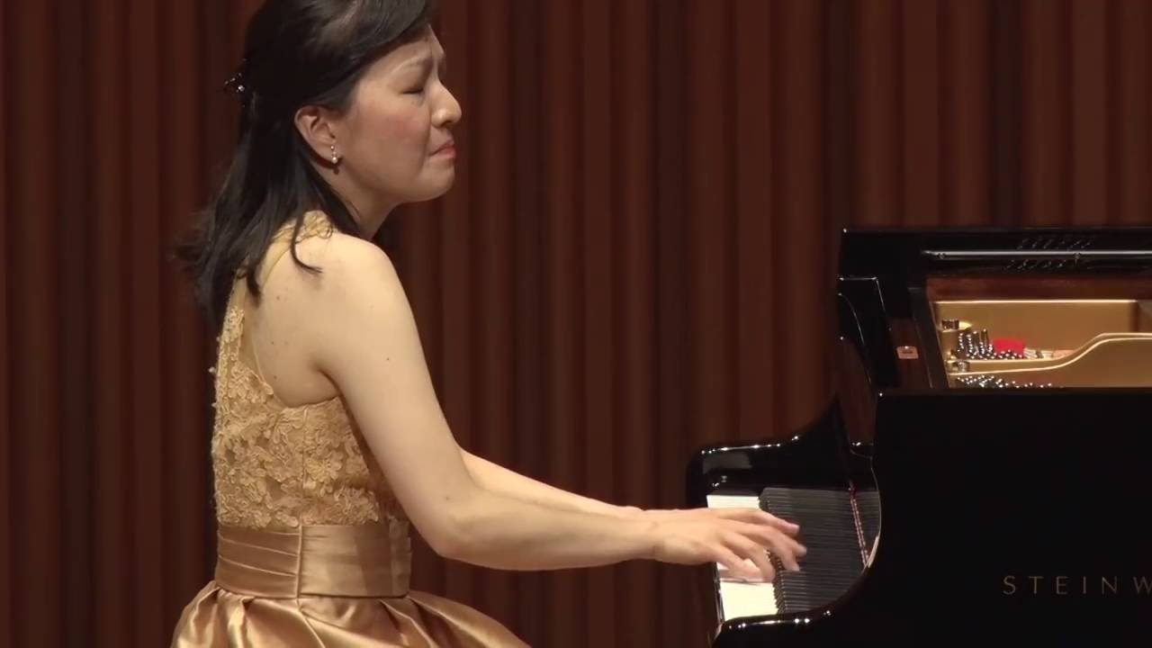 Yumiko Segawa (Piano) - Short Biography