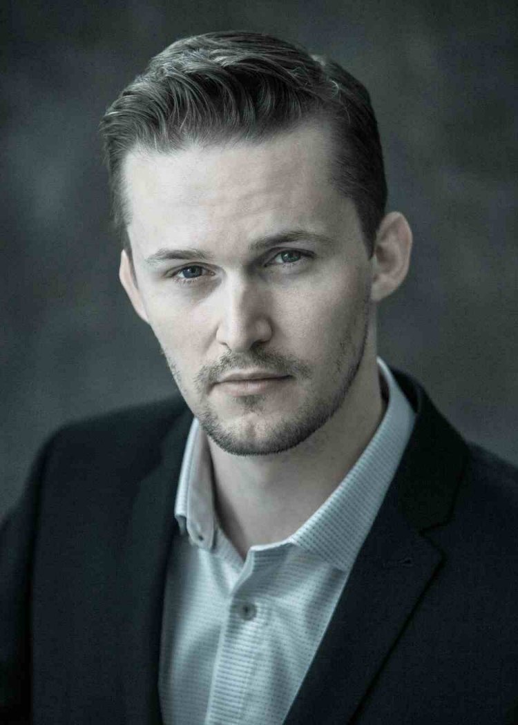 Jakob Vad (Bass-Baritone) - Short Biography